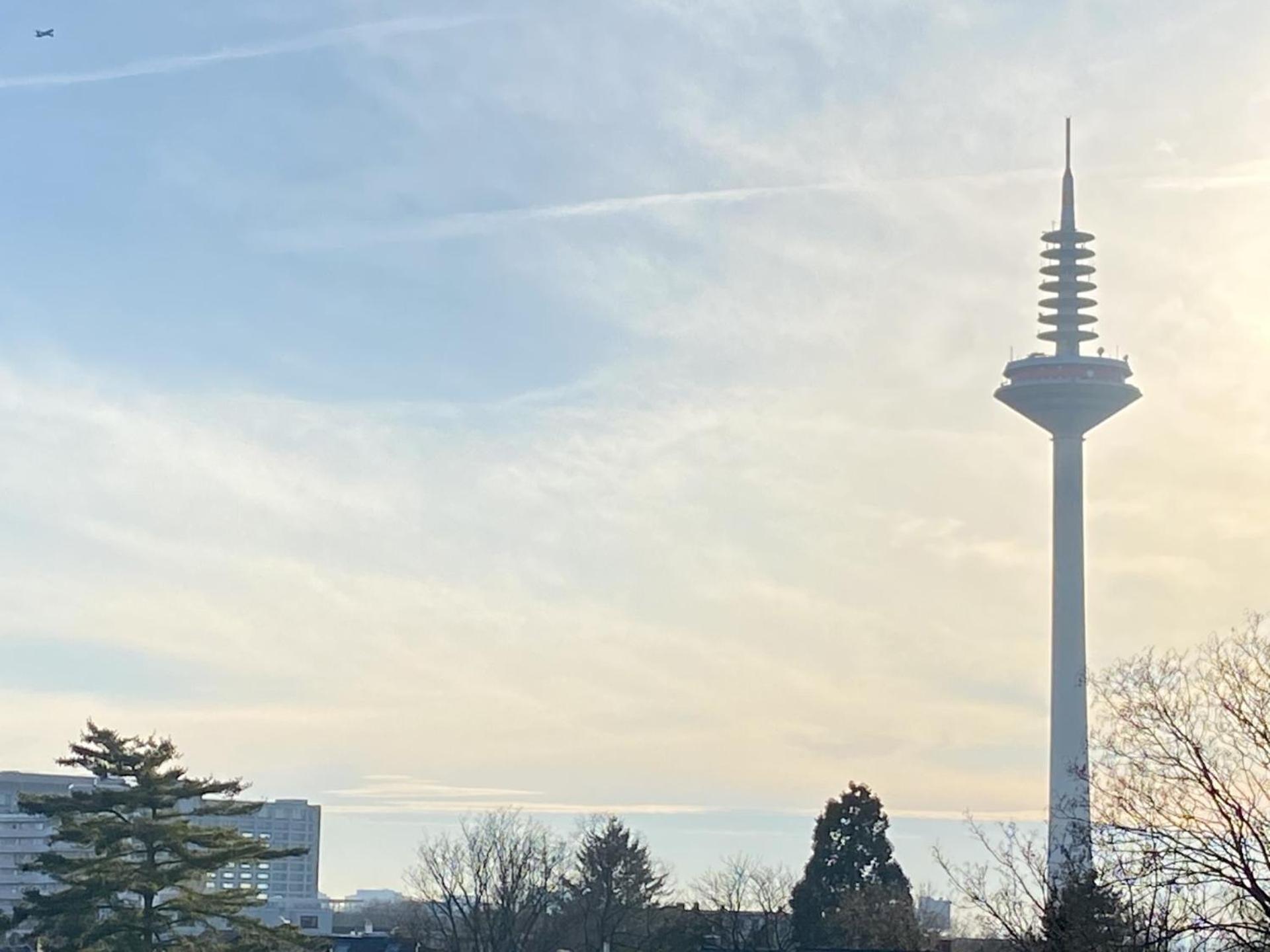 Schoenes Erwachen Im Frankfurter Penthouse Fráncfort del Meno Exterior foto